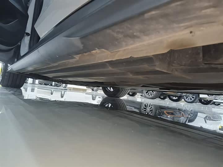 Changan UNI-V 2022 1.5 T Premium — фото 22