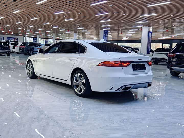Jaguar XFL 2023 XFL 2.0 T P 200 2 WD — фото 17