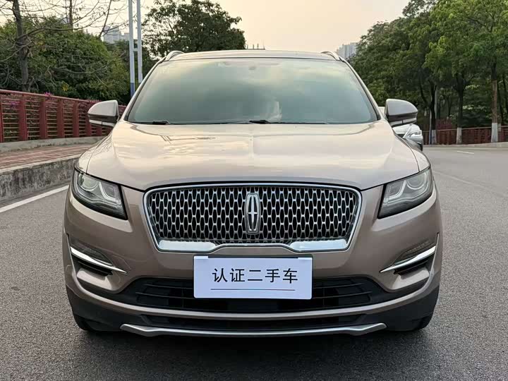 Lincoln MKC 2019 2.0 T 2 WD V — фото 2