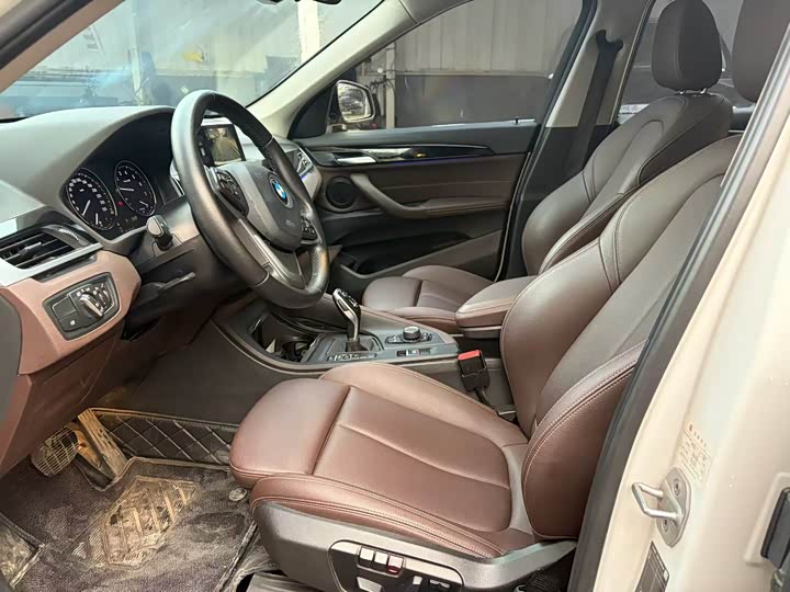 BMW X1 2020 s Drive 20 Li — фото 4