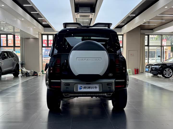 Land Rover Defender — фото 11