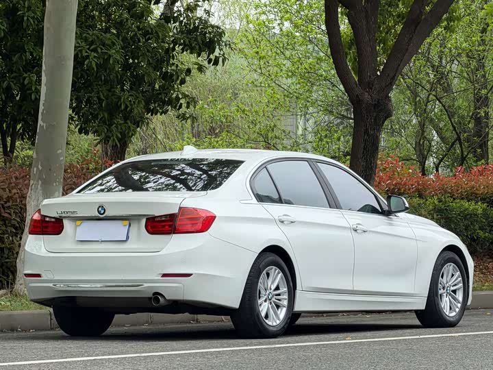 BMW 3-Series 2015 320 Li — фото 13