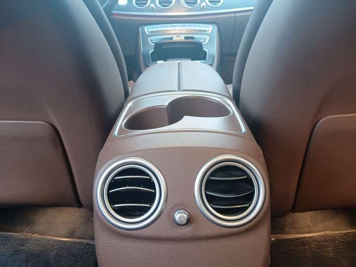 Mercedes-Benz E-Class 2020 E 300 L — фото 18