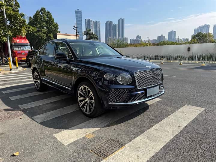 Bentley Bentayga — фото 2