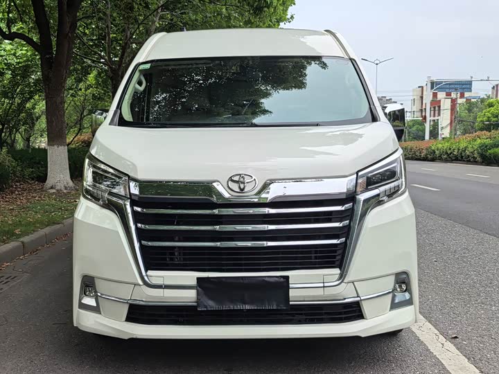 Toyota HIACE 2021 3.5 L — фото 4
