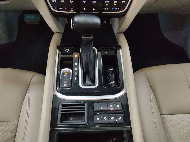 Trumpchi GS8 2017 320 T 2 WD ( ) — фото 10