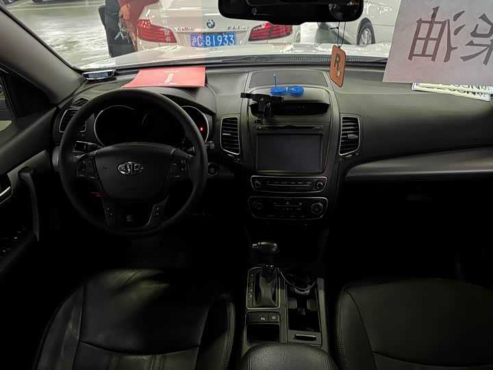 Kia Sorento — фото 11