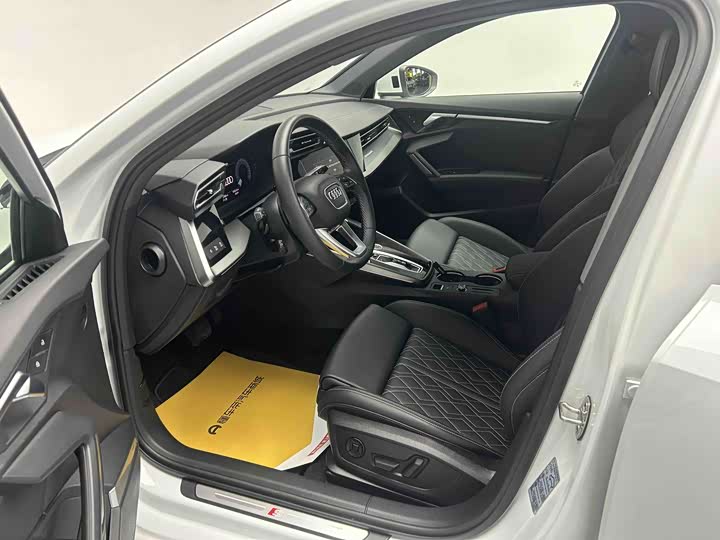 Audi A3 2025 Sportback 35 TFSI — фото 8
