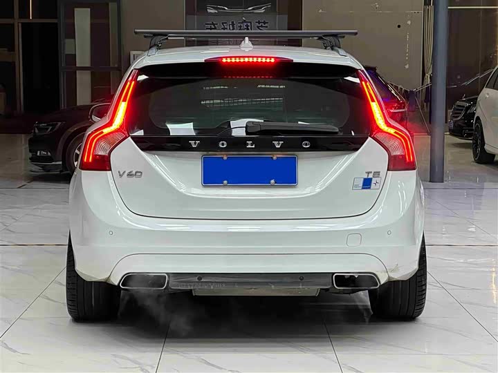 Volvo V60 2015 T 5 — фото 5