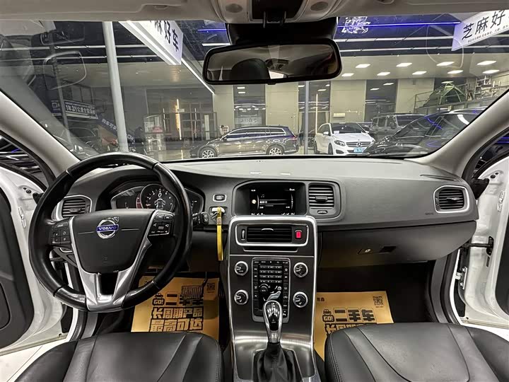 Volvo V60 2015 T 5 — фото 9