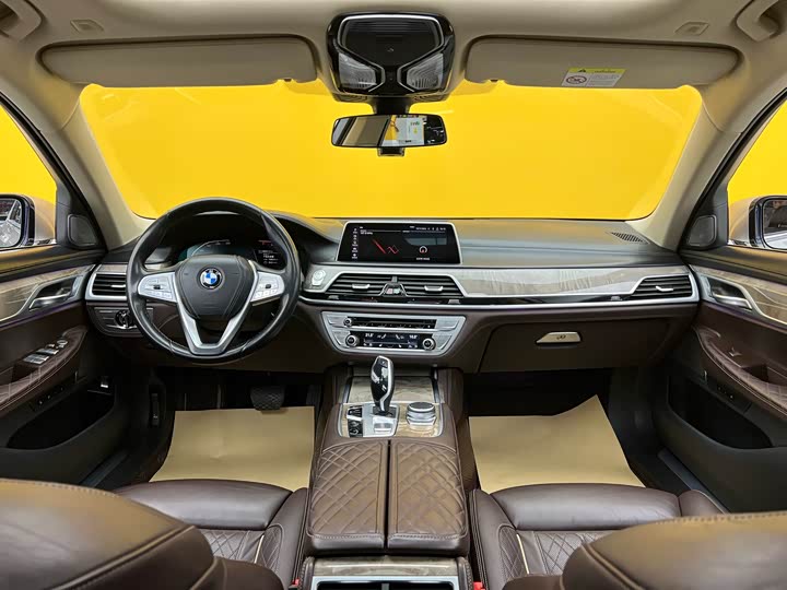 BMW 7-Series 2019 740 Li Leading — фото 9