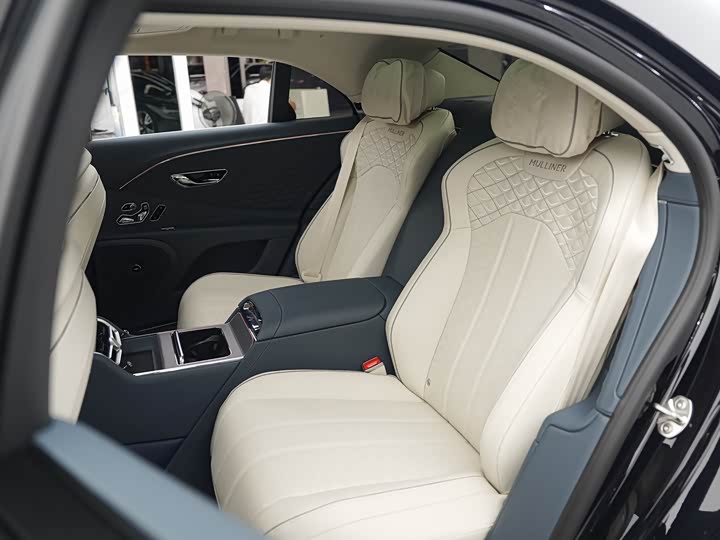 Bentley Flying Spur — фото 10