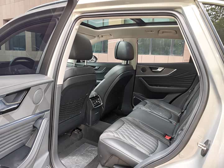 Hongqi HS5 2023 2.0 T 4 WD Pro — фото 5