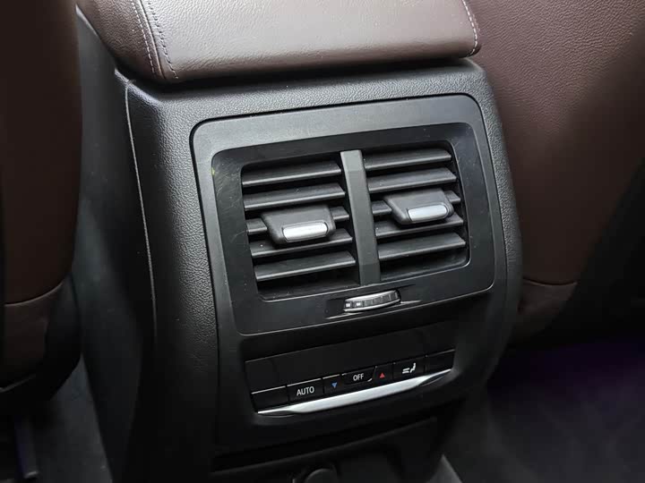 BMW X3 2019 x Drive 28i — фото 8