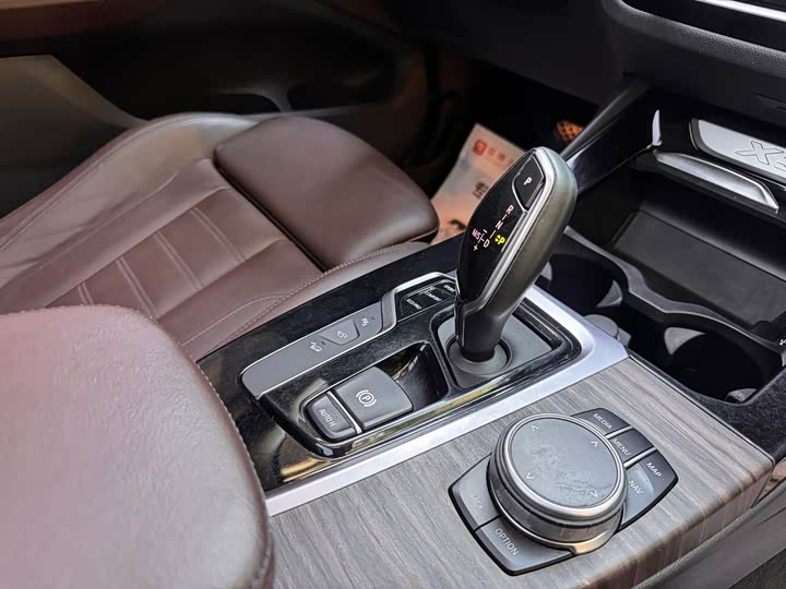 BMW X3 2019 x Drive 28i — фото 15