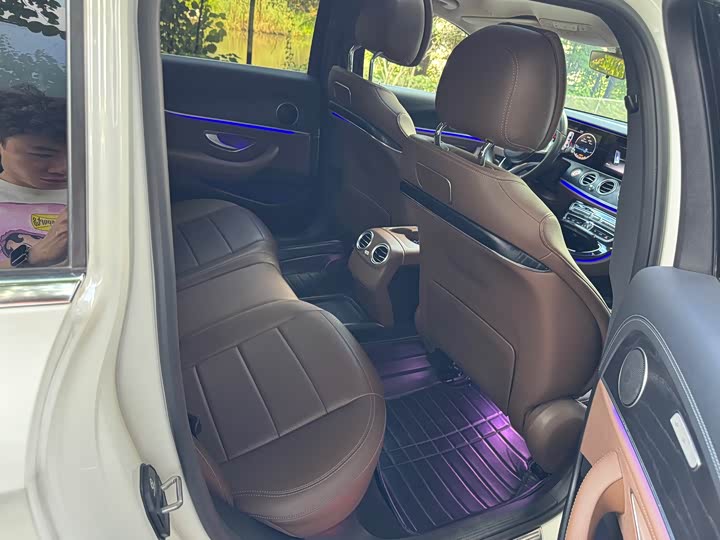 Mercedes-Benz E-Class 2016 E 200 L Sport — фото 14