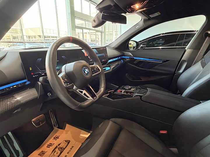 BMW i5 M60 2024 x Drive M 60 — фото 9