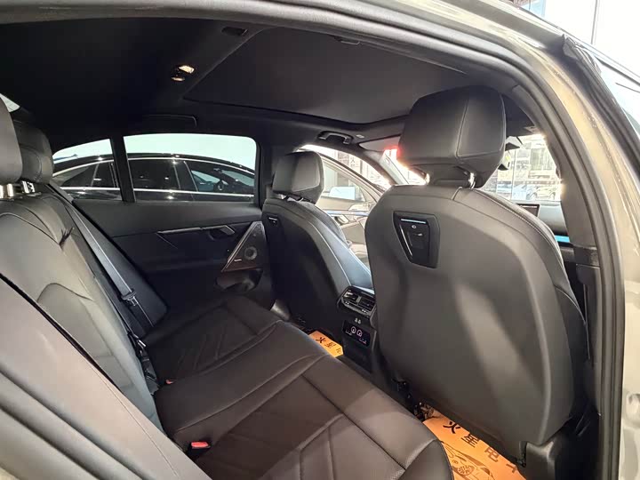 BMW i5 M60 2024 x Drive M 60 — фото 12