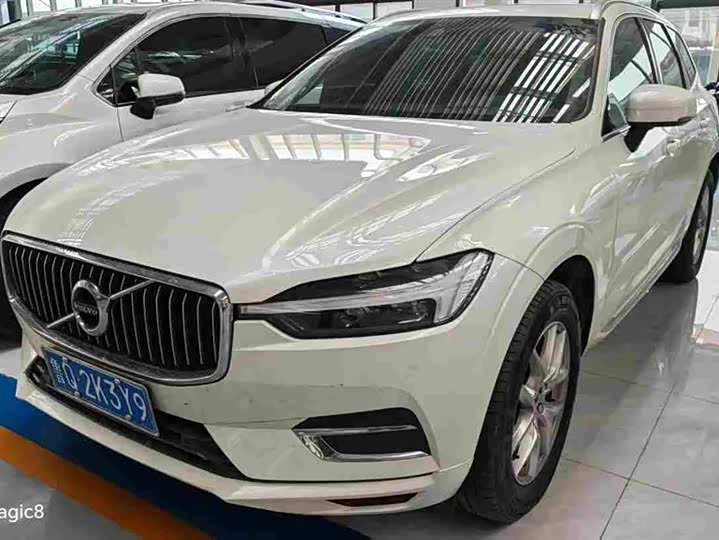 Volvo XC60 2021 T 5 4 WD — фото 1