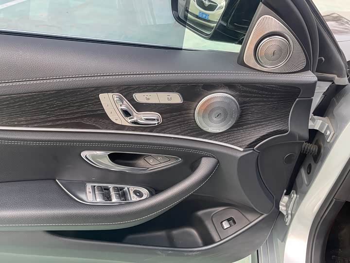 Mercedes-Benz E-Class 2017 E 300 L Luxury — фото 7
