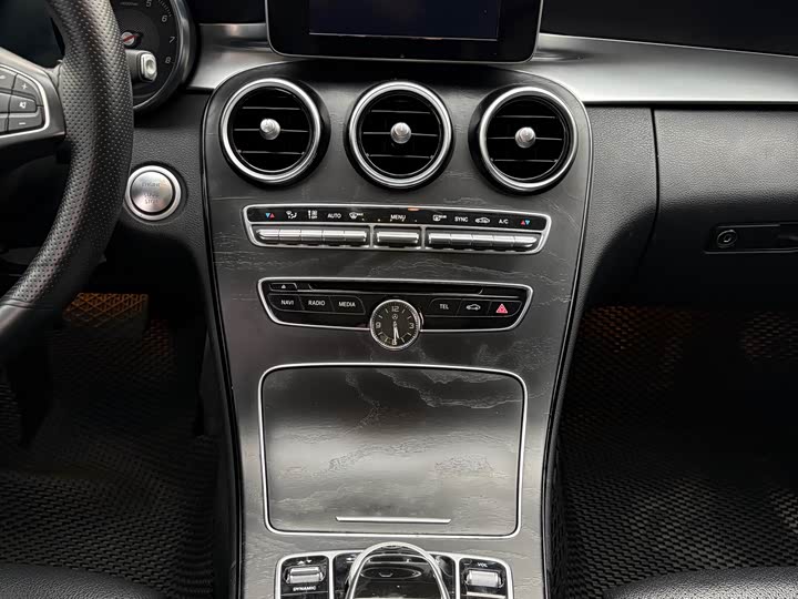 Mercedes-Benz C-Class 2018 C 200 L — фото 14