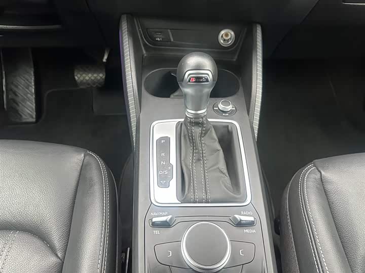 Audi Q2L 2024 35 TFSI — фото 14