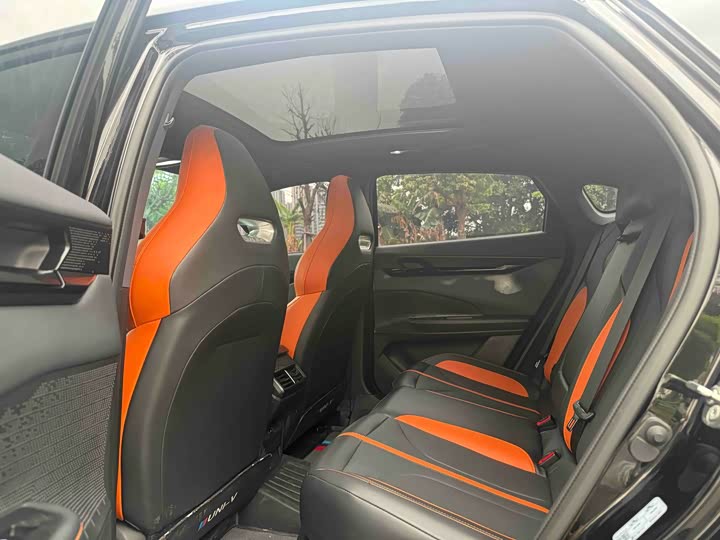 Changan UNI-V 2024 1.5 T Sport — фото 7