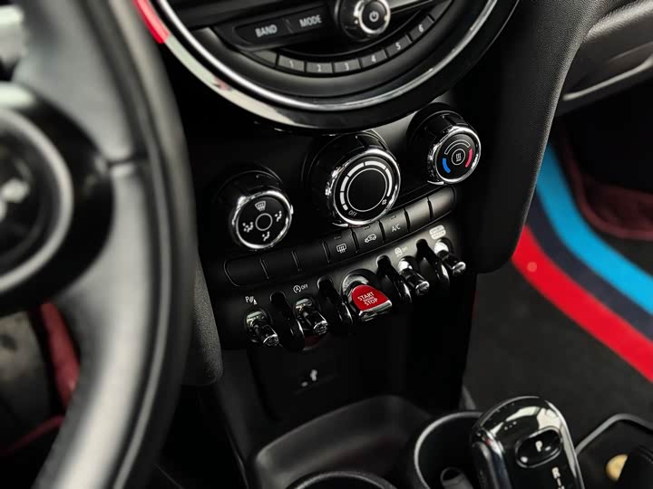 MINI Hatch — фото 13