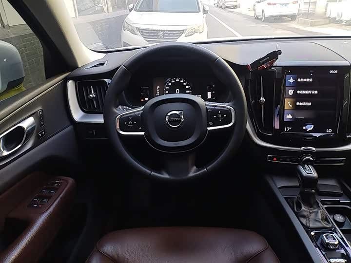 Volvo XC60 2021 T 5 4 WD — фото 17