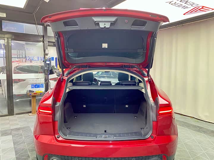 Jaguar E-PACE 2018 P 200 S V — фото 16
