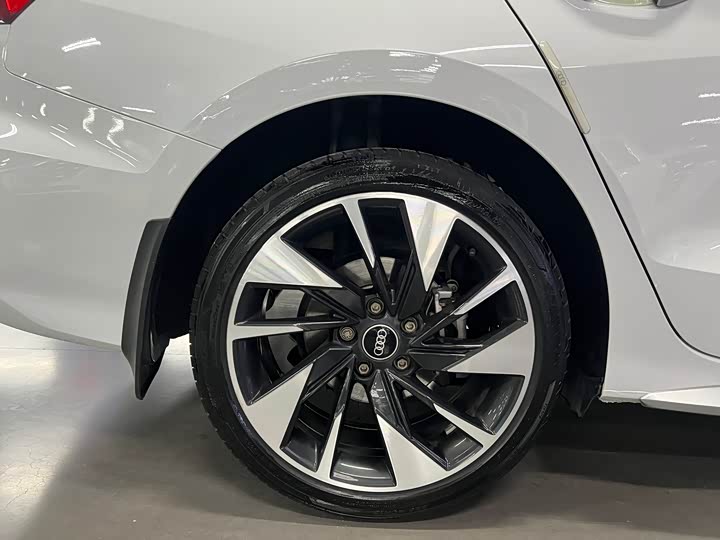Audi A3 2023 A 3 L Limousine 35 TFSI Sport — фото 12