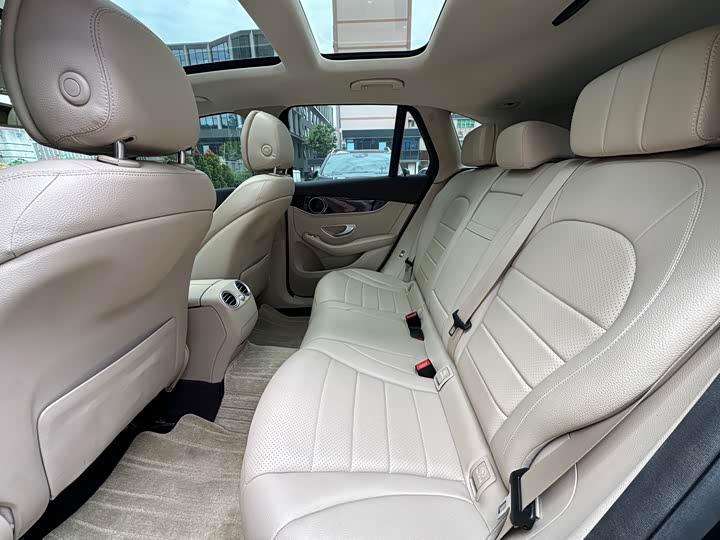 Mercedes-Benz GLC 2018 GLC 260 4 MATIC — фото 4