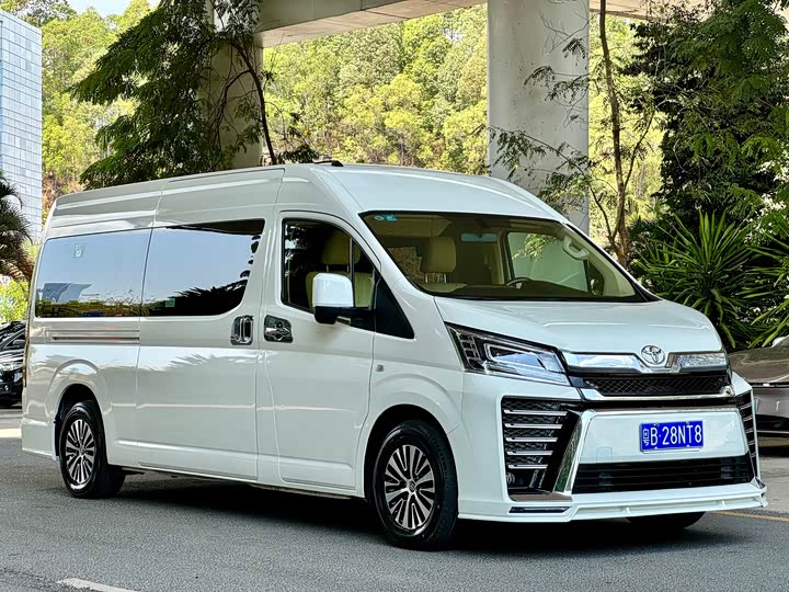 Toyota HIACE 2022 3.5 L AT — фото 3