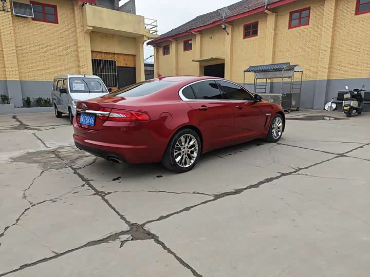 Jaguar XF 2015 XF 2.0 T — фото 5