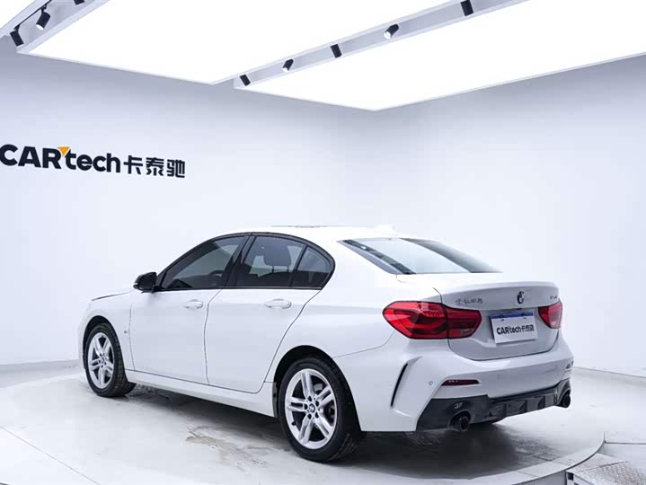 BMW 1-Series 2022 120i M — фото 9