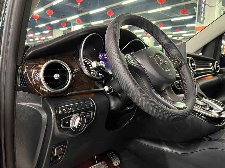 Mercedes-Benz V-Class 2017 V 260 L — фото 7