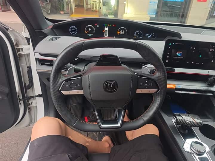 Changan UNI-V 2022 1.5 T Premium — фото 11