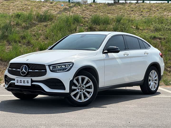 Mercedes-Benz GLC 2020 GLC 260 4 MATIC SUV — фото 1
