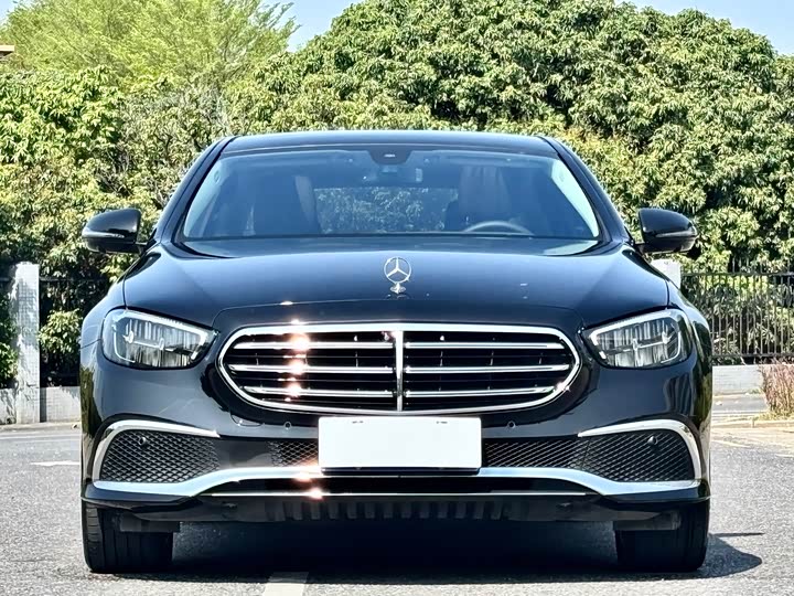 Mercedes-Benz E-Class 2023 E 300 L Luxury — фото 2