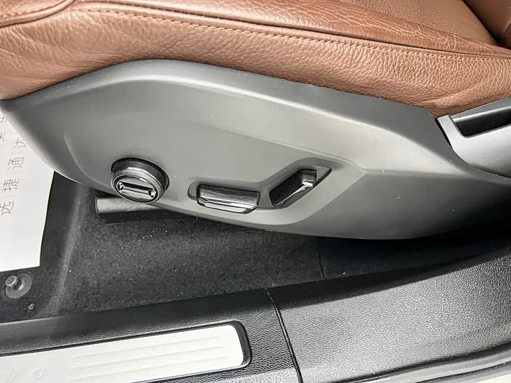 Volvo XC60 2023 B 5 4 WD — фото 19