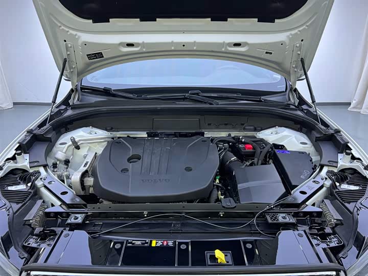 Volvo XC60 2022 B 5 4 WD — фото 22