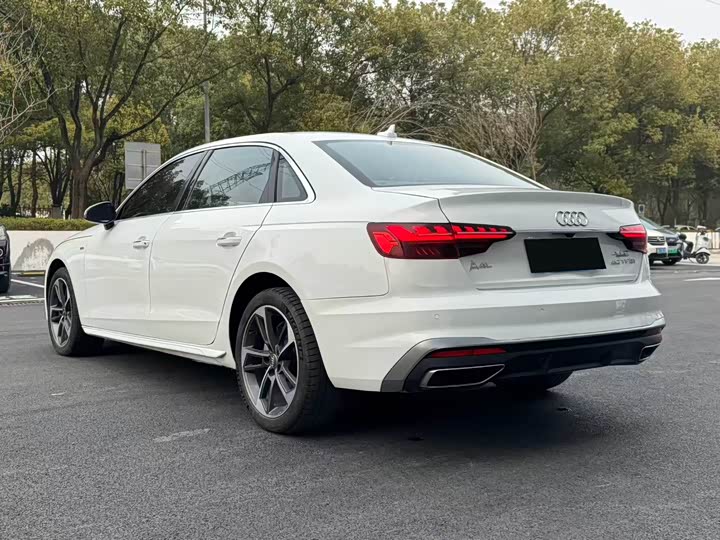 Audi A4L 40 TFSI стиль-динамик — фото 13