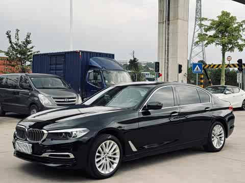 BMW 5-Series 2018 530 Li Leading — фото 36
