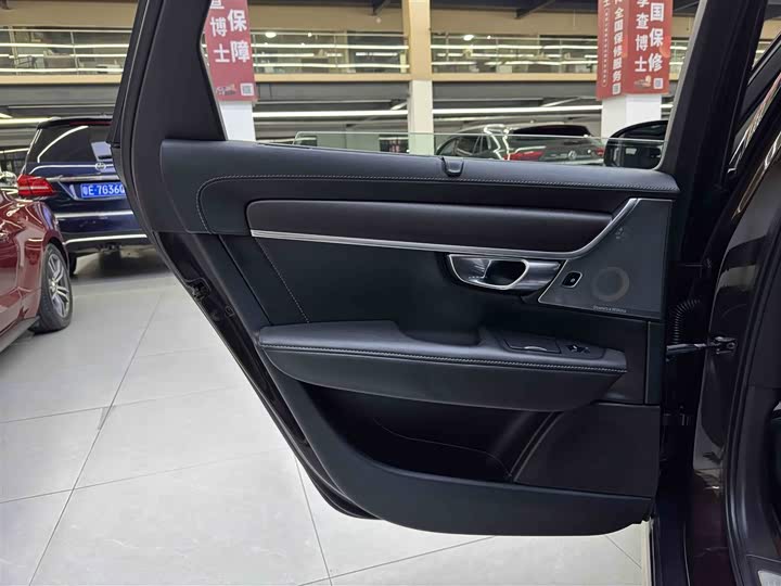 Volvo V90 2017 Cross Country T 5 AWD — фото 10