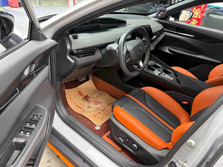 Changan UNI-V 2024 1.5 T Sport — фото 4