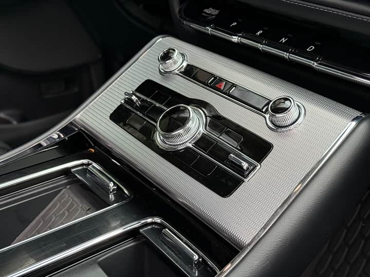 Lincoln Aviator — фото 18