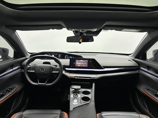 Changan UNI-V 2023 1.5 T Premium — фото 11