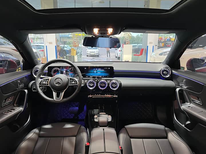 Mercedes-Benz A-Class 2022 A 200 L — фото 5