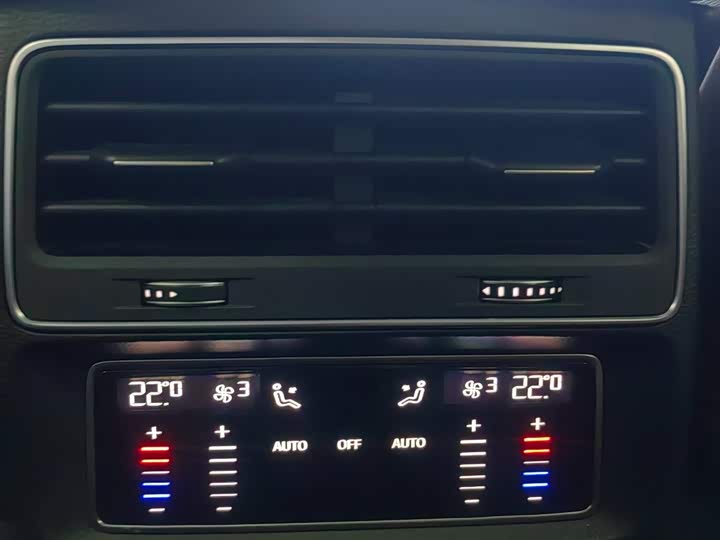 Audi Q7 2022 55 TFSI quattro S line Sport — фото 12