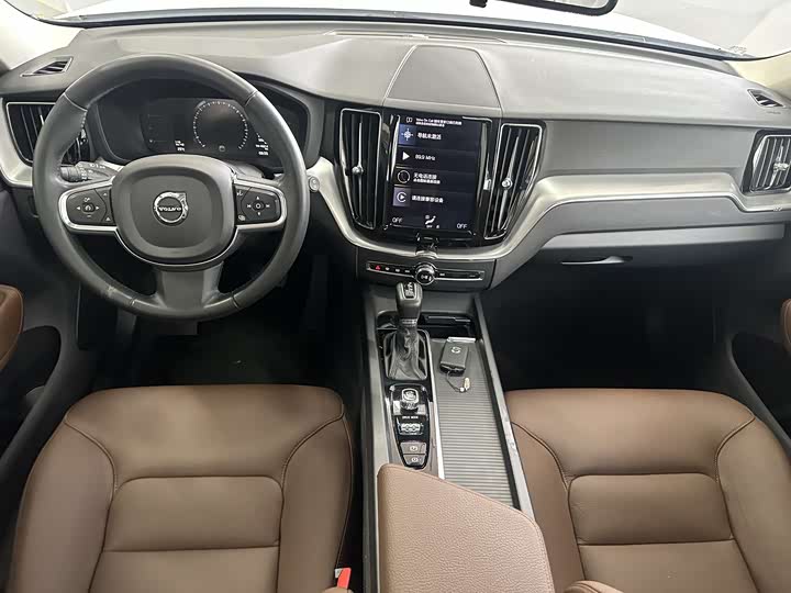 Volvo XC60 2020 T 5 4 WD — фото 6